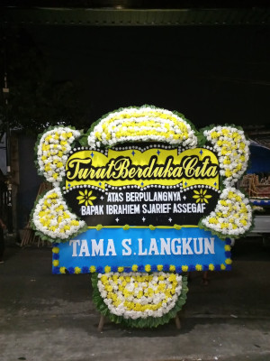 Papan Bunga Duka di Orang Kayo Hitam