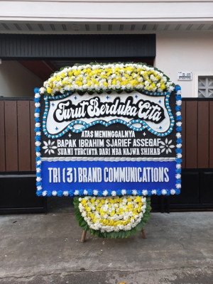 Papan Bunga Duka di Orang Kayo Hitam